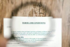 Herramientas IA para abogados que detectan cláusulas ocultas: Jasper vs Claude vs 4 alternativas reales en 2026